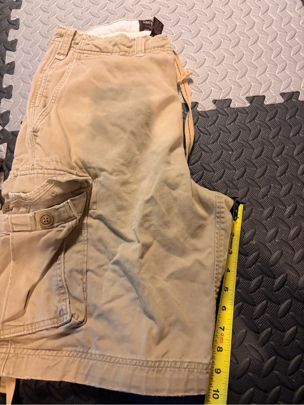 EUC Abercrombie & Fitch Tan Cargo Shorts with Utility Pockets